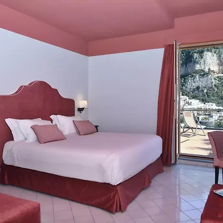 Lägenhetshotell Luxury Royal 4*