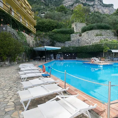 Luxury Royal 4*