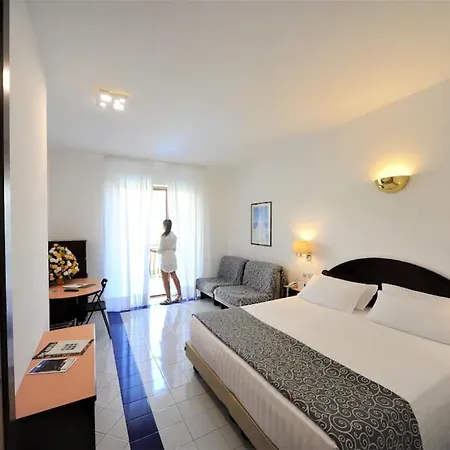 Апарт-отель Luxury Royal 4*